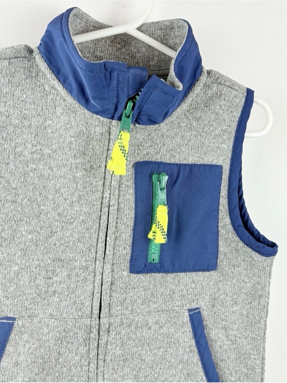 J.Crew Crewcuts Boys Gray Fleece Full Zip Vest Jacket Pockets Utility Size 3 4T - Picture 3 of 5
